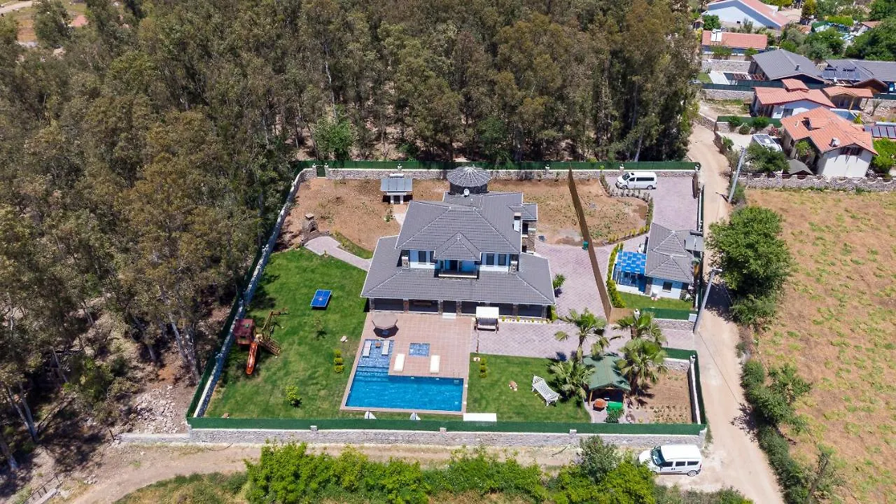 Oeluedeniz'De Oezel Havuzlu 5 Bedroom Lueks Villa Albera Fethiye Turkije