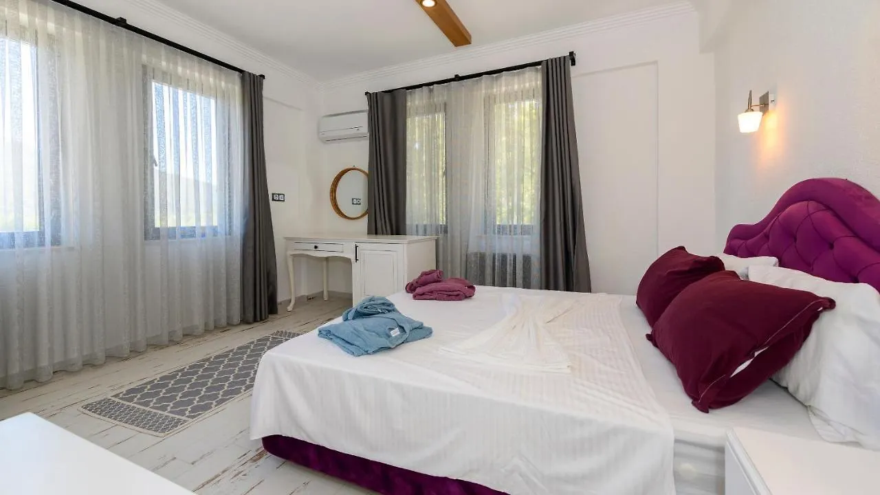 Oeluedeniz'De Oezel Havuzlu 5 Bedroom Lueks Villa Albera Fethiye 0*,  Turkije