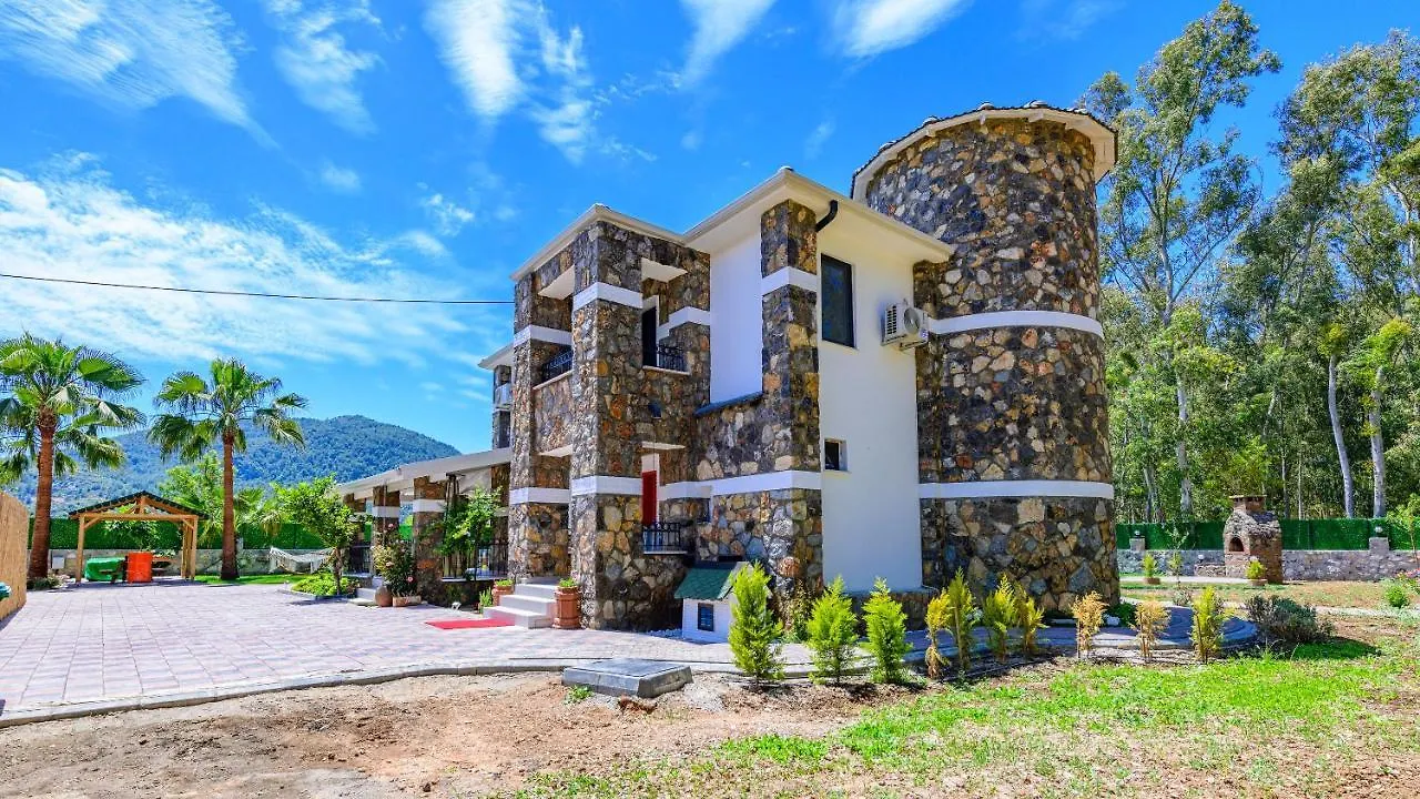 Oeluedeniz'De Oezel Havuzlu 5 Bedroom Lueks Villa Albera Fethiye Turkije