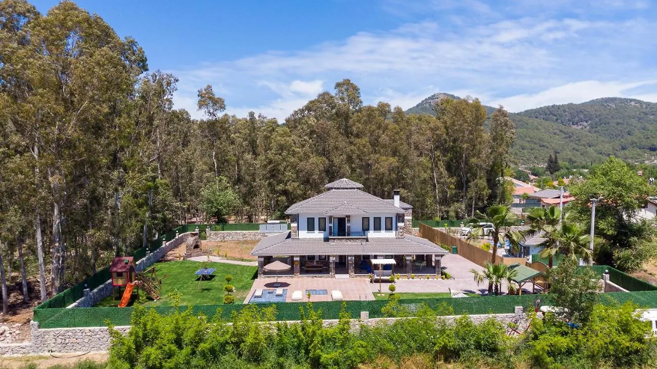 Oeluedeniz'De Oezel Havuzlu 5 Bedroom Lueks Villa Albera Fethiye 0*,