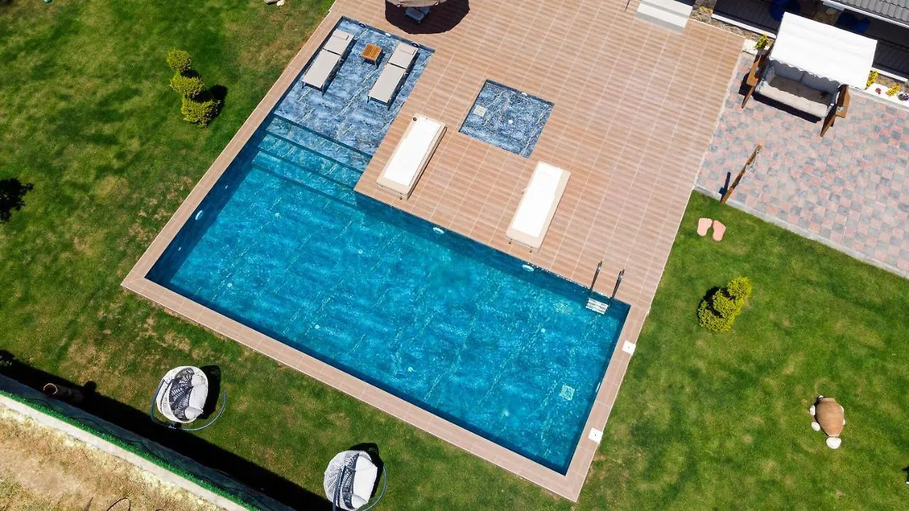 Oeluedeniz'De Oezel Havuzlu 5 Bedroom Lueks Villa Albera Fethiye
