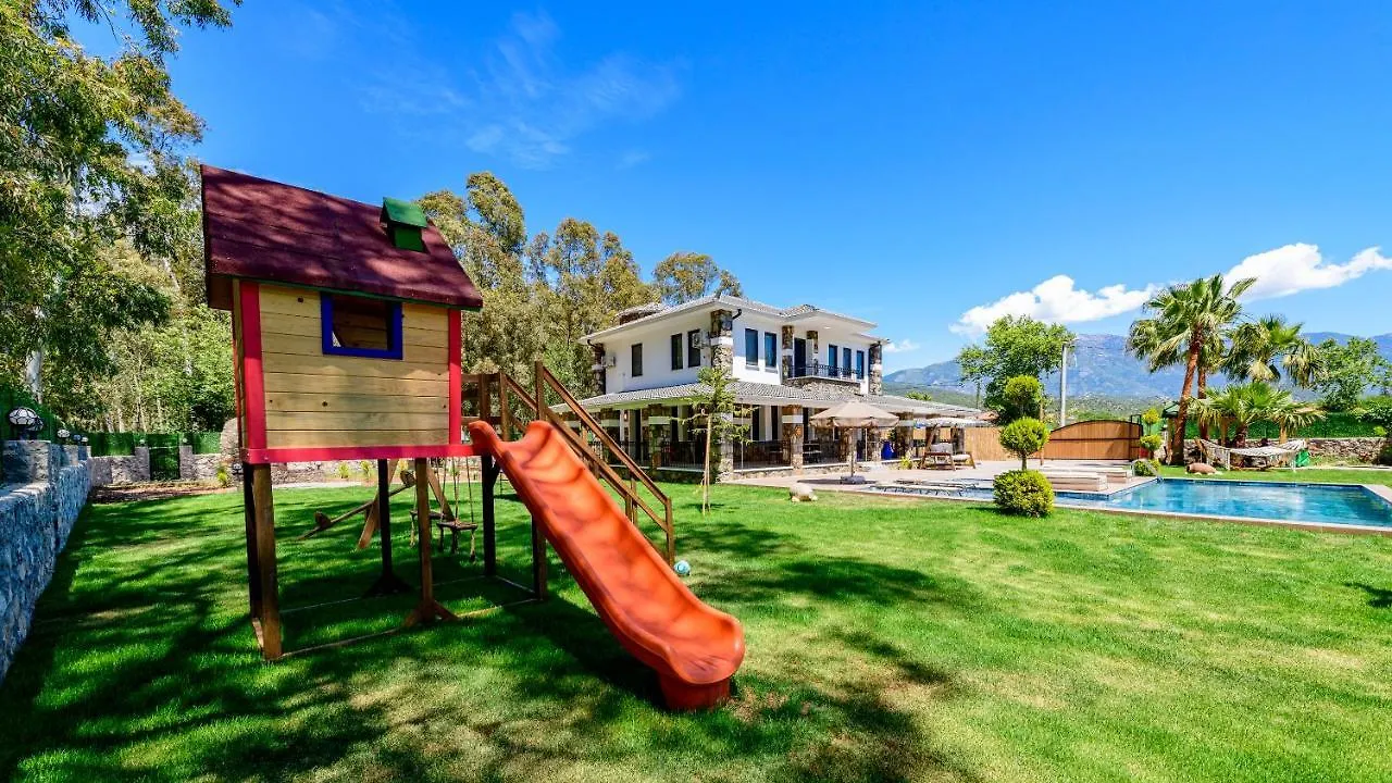 Oeluedeniz'De Oezel Havuzlu 5 Bedroom Lueks Villa Albera Fethiye Turkije