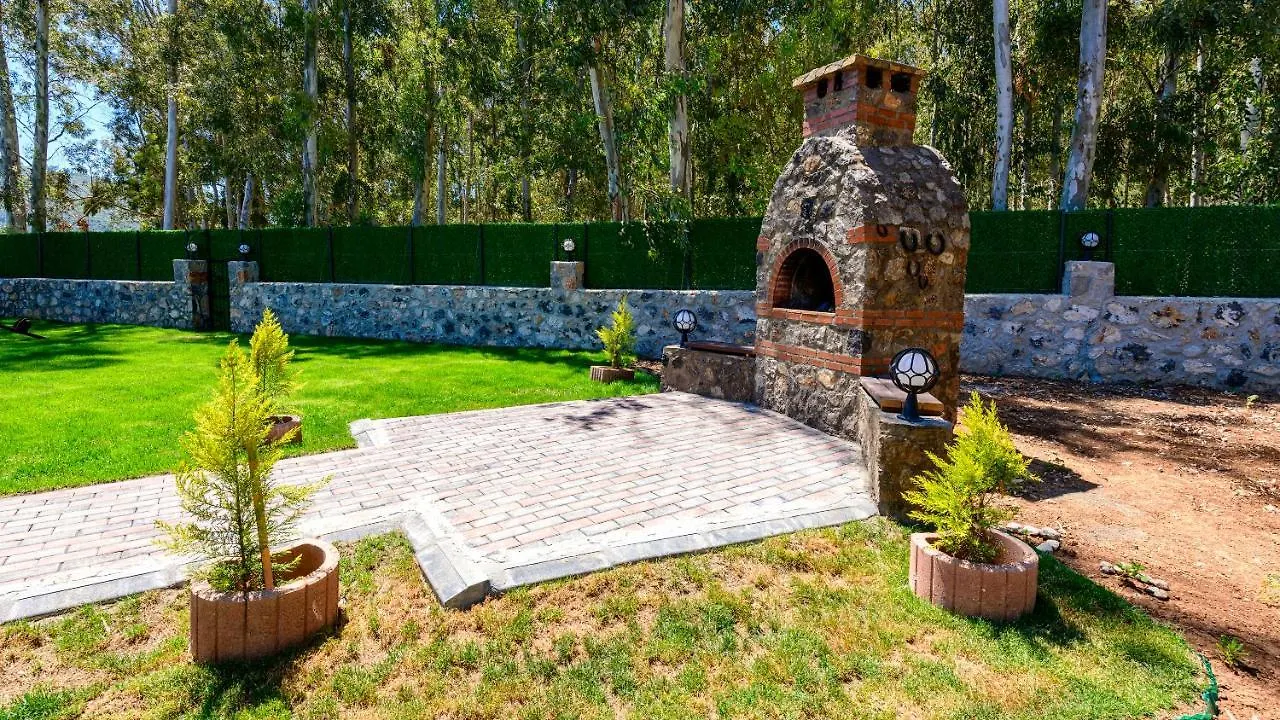 Oeluedeniz'De Oezel Havuzlu 5 Bedroom Lueks Villa Albera Fethiye Turkije