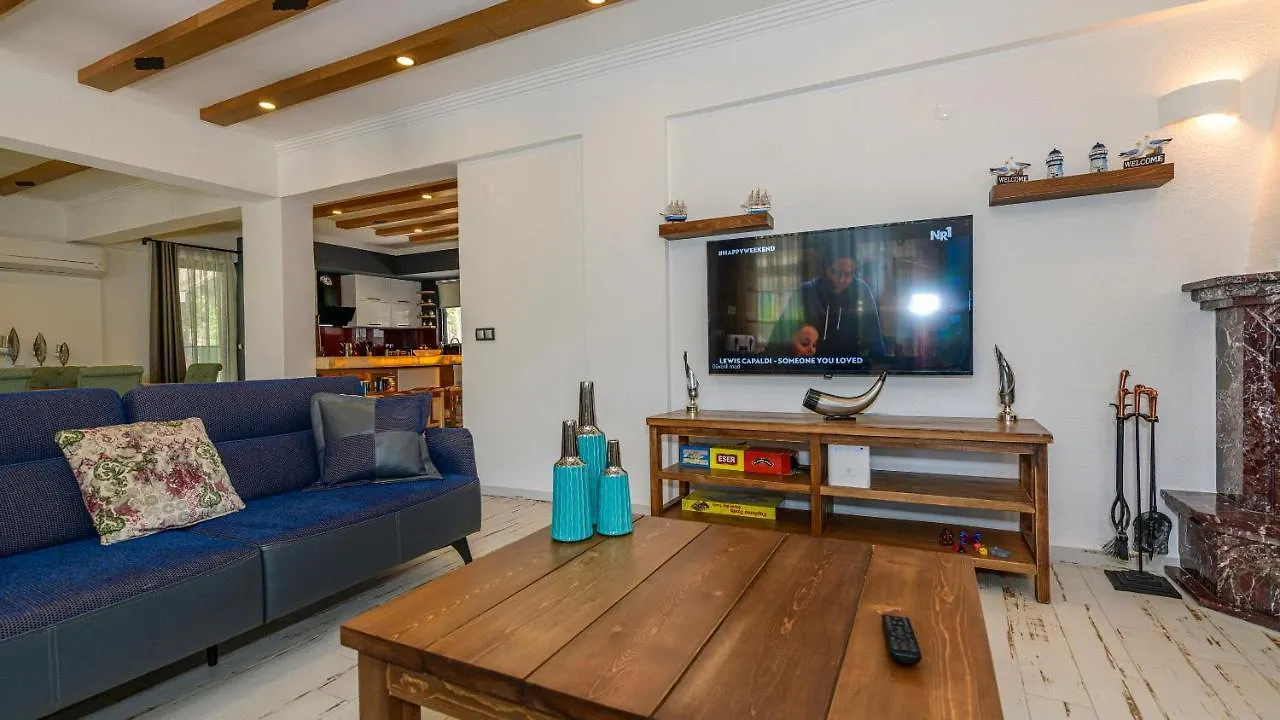 Oeluedeniz'De Oezel Havuzlu 5 Bedroom Lueks Villa Albera Fethiye Turkije