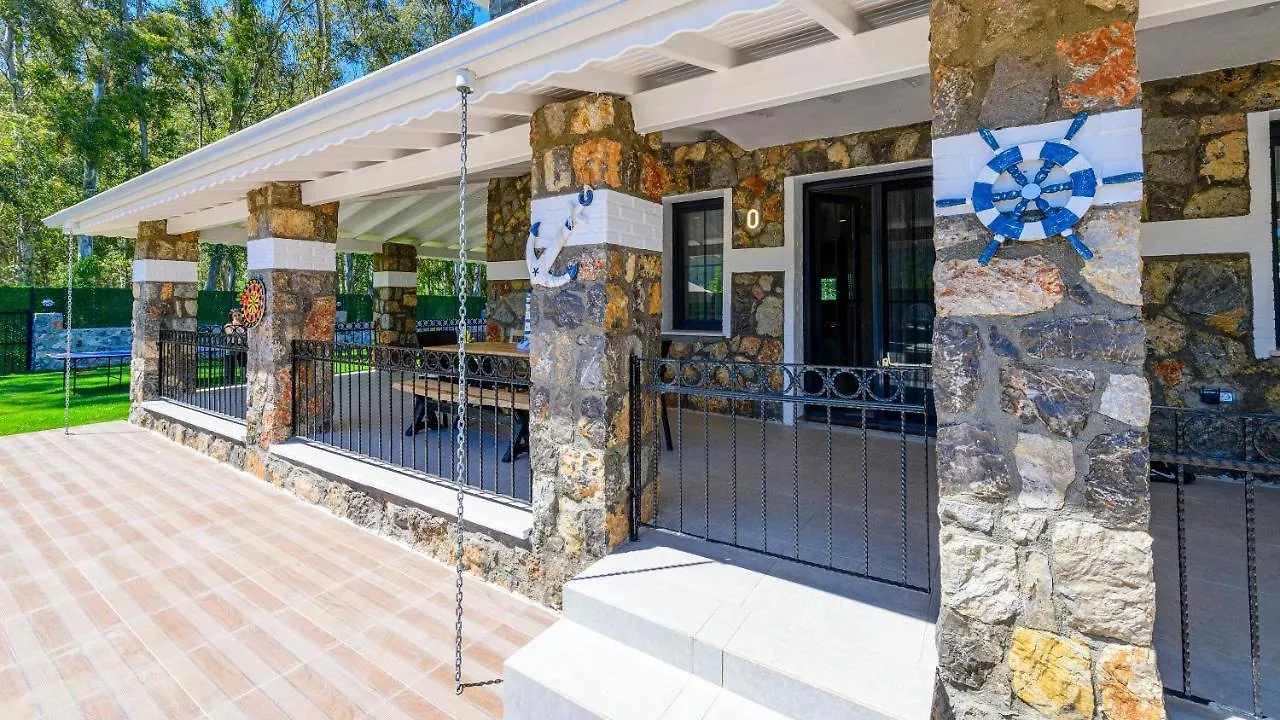 Oeluedeniz'De Oezel Havuzlu 5 Bedroom Lueks Villa Albera Fethiye Turkije